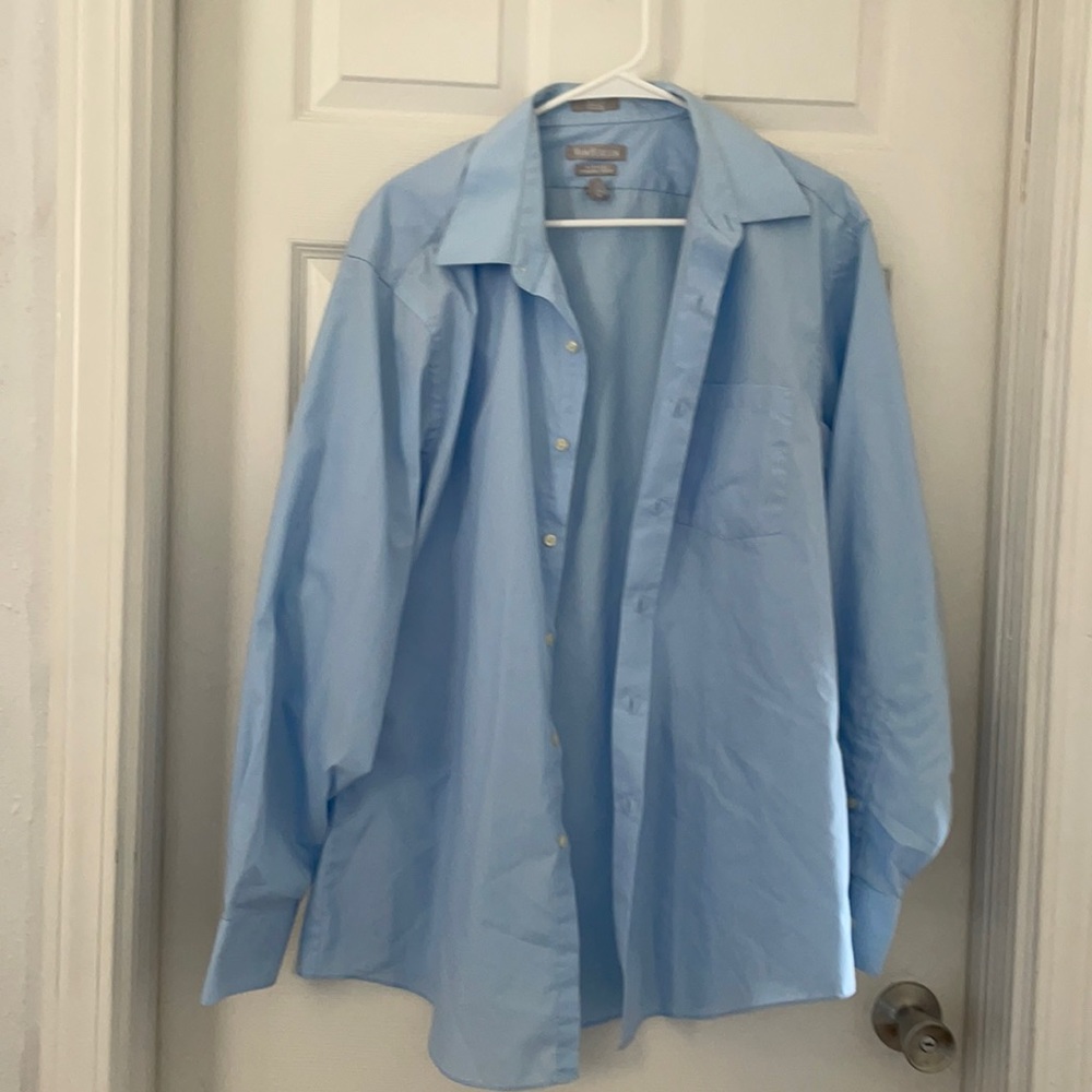 Van Heusen Men’s Fitted Button Down